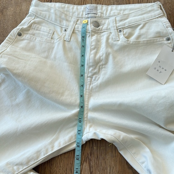 A new day, jeans, cream size 2 26 regular - Picture 3 of 6